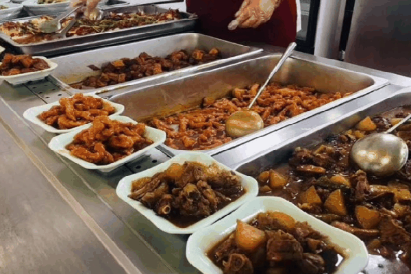 工厂食堂 工人们的饮食基地